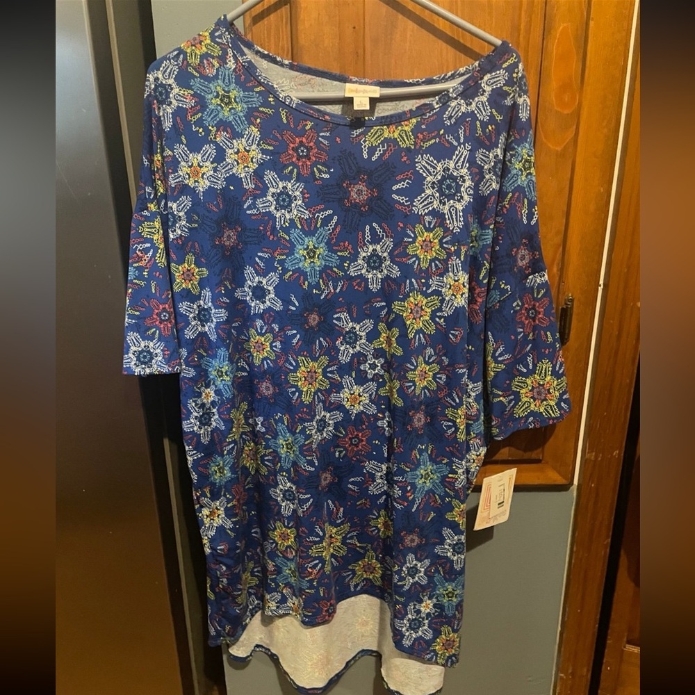 BNWT Large LuLaRoe Irma